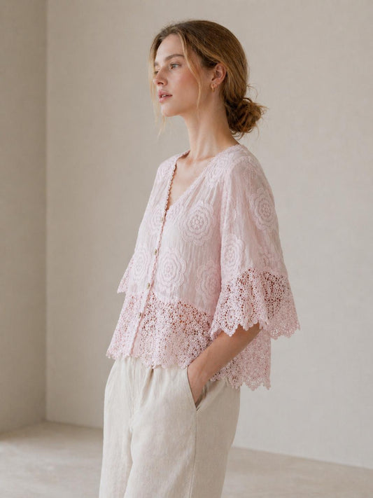 YULVET Blusa corta de encaje bordado con manga amplia y acabado artesanal