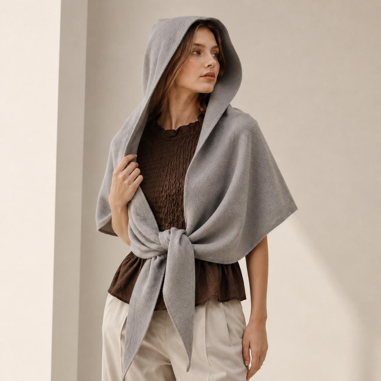 YULVET Capa Poncho con Capucha para Mujer | Chal Triangular de Tejido Suave con Caída Envolvente y Cierre Anudado | Capa Ligera Elegante para Otoño e Invierno