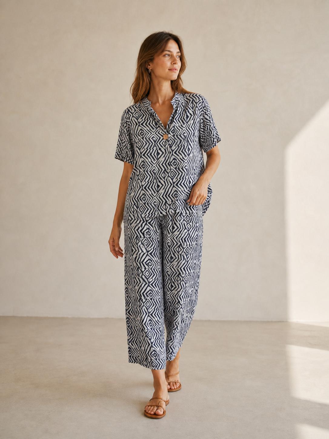 Conjunto 2 piezas blusa y pantalón ancho estampado  estilo boho, tejido ligero y fresco ideal para verano, camiseta suelta con manga corta y pantalón fluido de cintura elástica, look cómodo y elegante fácil de combinar, perfecto para vacaciones