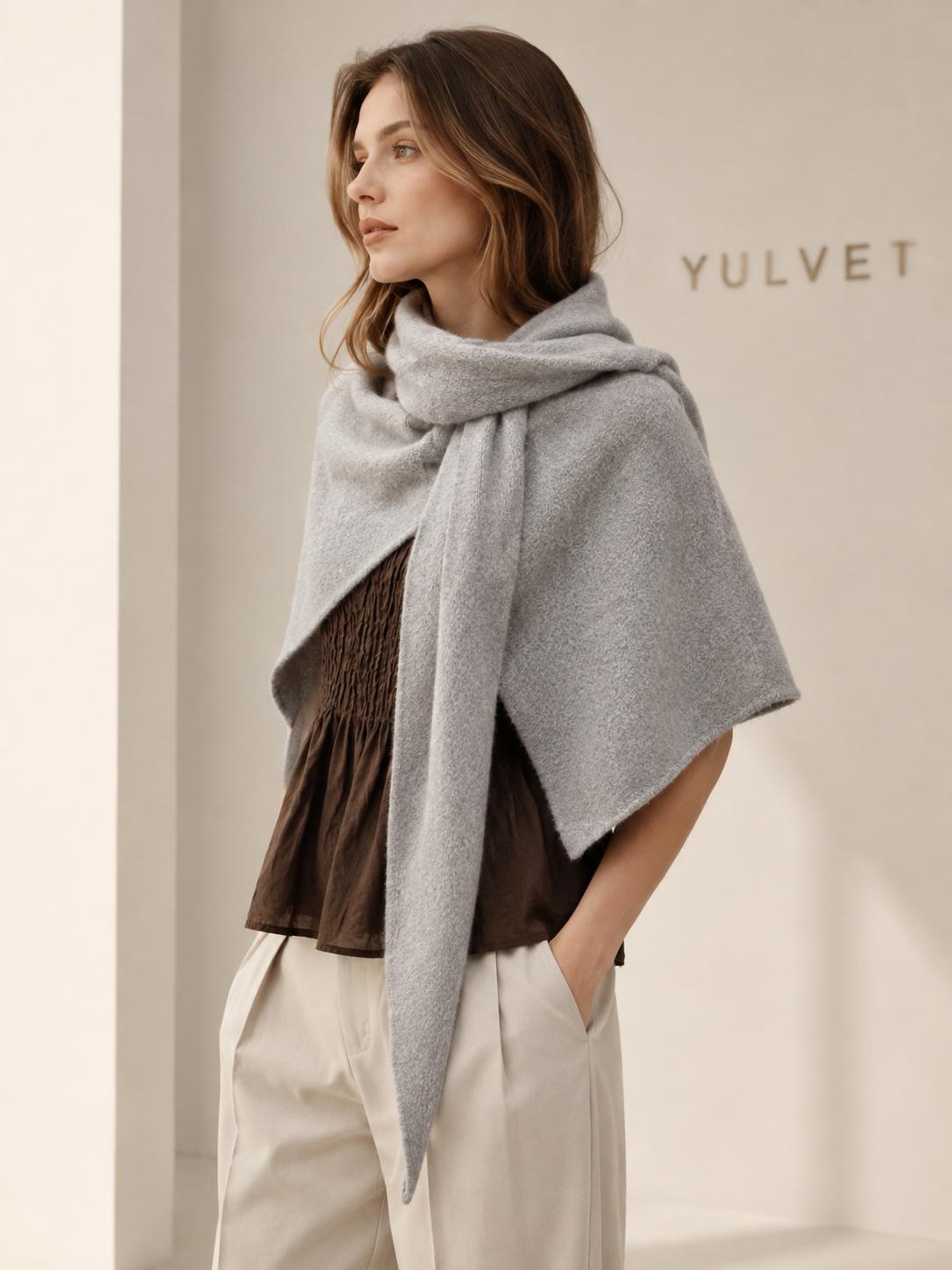 YULVET Capa Poncho con Capucha para Mujer | Chal Triangular de Tejido Suave con Caída Envolvente y Cierre Anudado | Capa Ligera Elegante para Otoño e Invierno