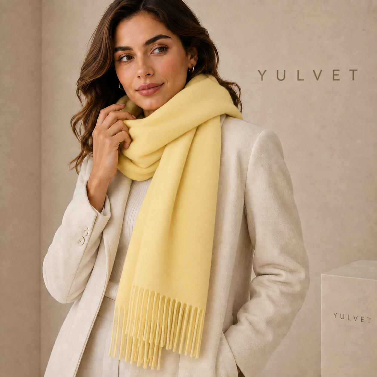 YULVET Bufanda grande para mujer de tacto suave con flecos, acabado liso y diseño elegante y versátil para uso diario, viajes y ocasiones especiales