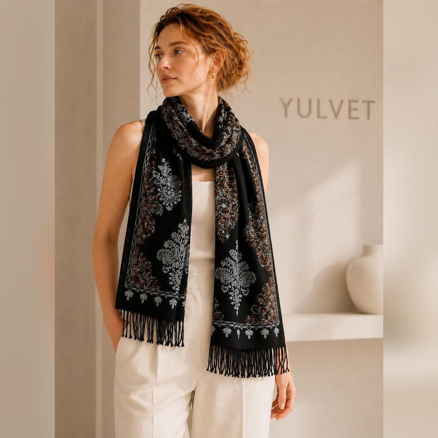 YULVET Bufanda de punto suave con estampado ornamental tipo jacquard, acabado elegante con flecos y diseño versátil para otoño e invierno