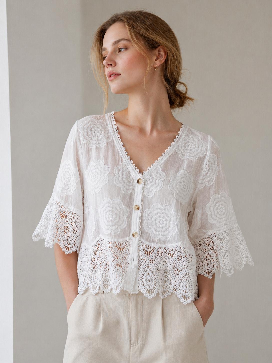 YULVET Blusa corta de encaje bordado con manga amplia y acabado artesanal