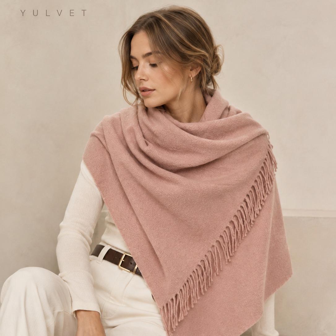 YULVET Pañuelo Triangular para Mujer de con Flecos en un Solo Lado, Bufanda Suave de Diseño Asimétrico y Caída Natural para Llevar al Cuello o como Chal sobre los Hombros