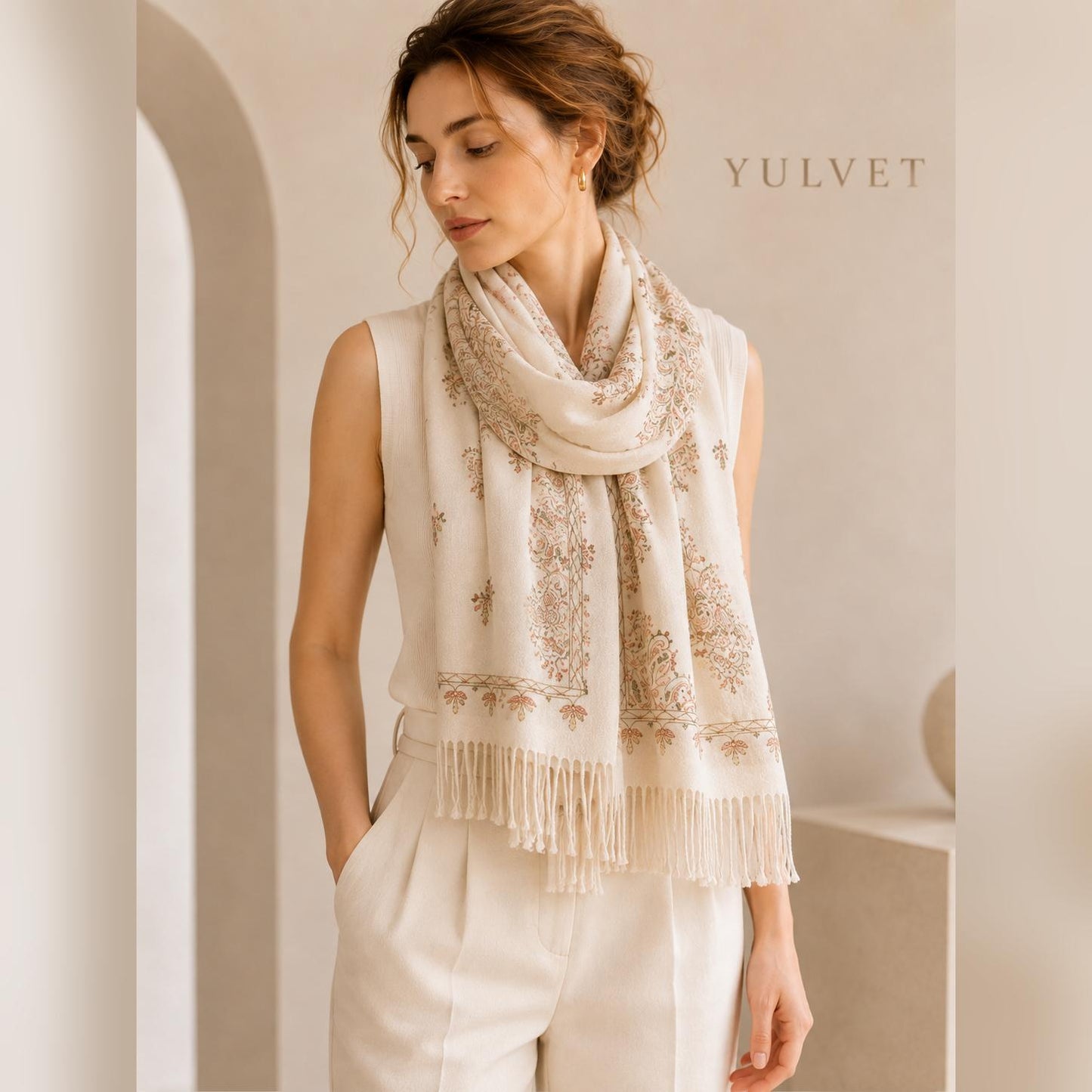 YULVET Bufanda de punto suave con estampado ornamental tipo jacquard, acabado elegante con flecos y diseño versátil para otoño e invierno