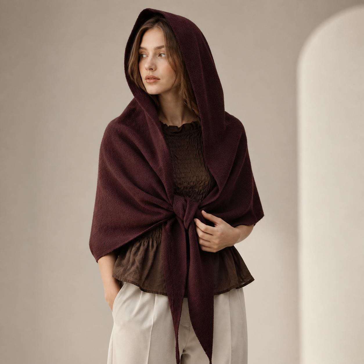 YULVET Capa Poncho con Capucha para Mujer | Chal Triangular de Tejido Suave con Caída Envolvente y Cierre Anudado | Capa Ligera Elegante para Otoño e Invierno